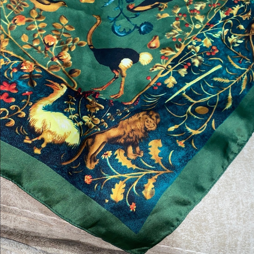 Large Mulberry Silk Scarf 42” Square Jade/Emerald Green Animals/Birds - Picture 4 of 8